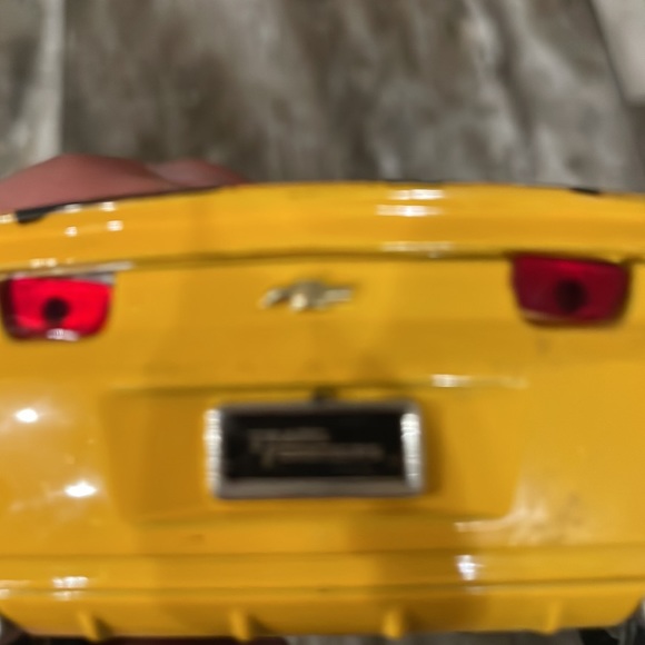 Bumblebee transformers, car and coin - Picture 13 of 14